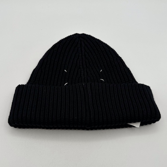 Maison Martin Margiela Accessories - Maison Margiela Black Ribbed Knit Beanie